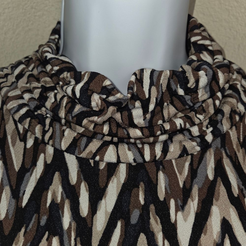 Susan Graver Printed Textured Liquid Knit Turtleneck Top Size 1x — image 3 of 7